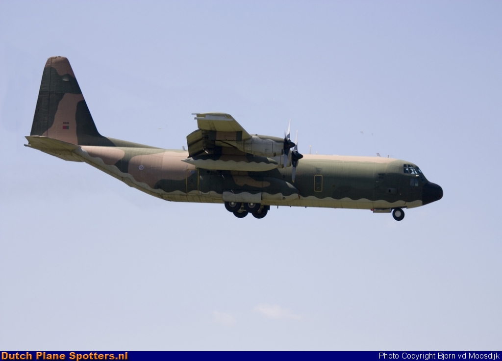 16806 Lockheed C-130 Hercules MIL - Portuguese Air Force by Bjorn vd Moosdijk