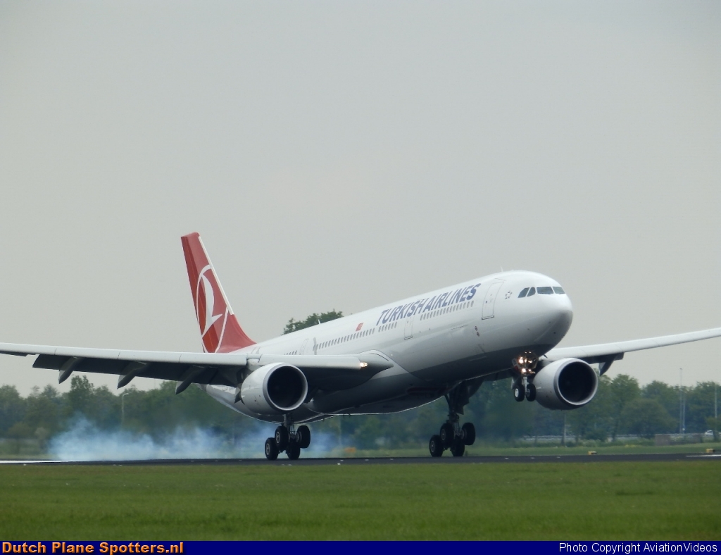 TC-JOB Airbus A330-300 Turkish Airlines by SanderDijkhoff