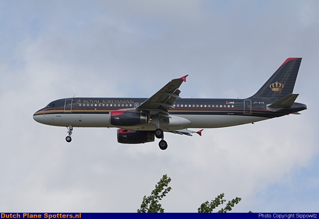 JY-AYS Airbus A320 Royal Jordanian Airlines by Sippowitz
