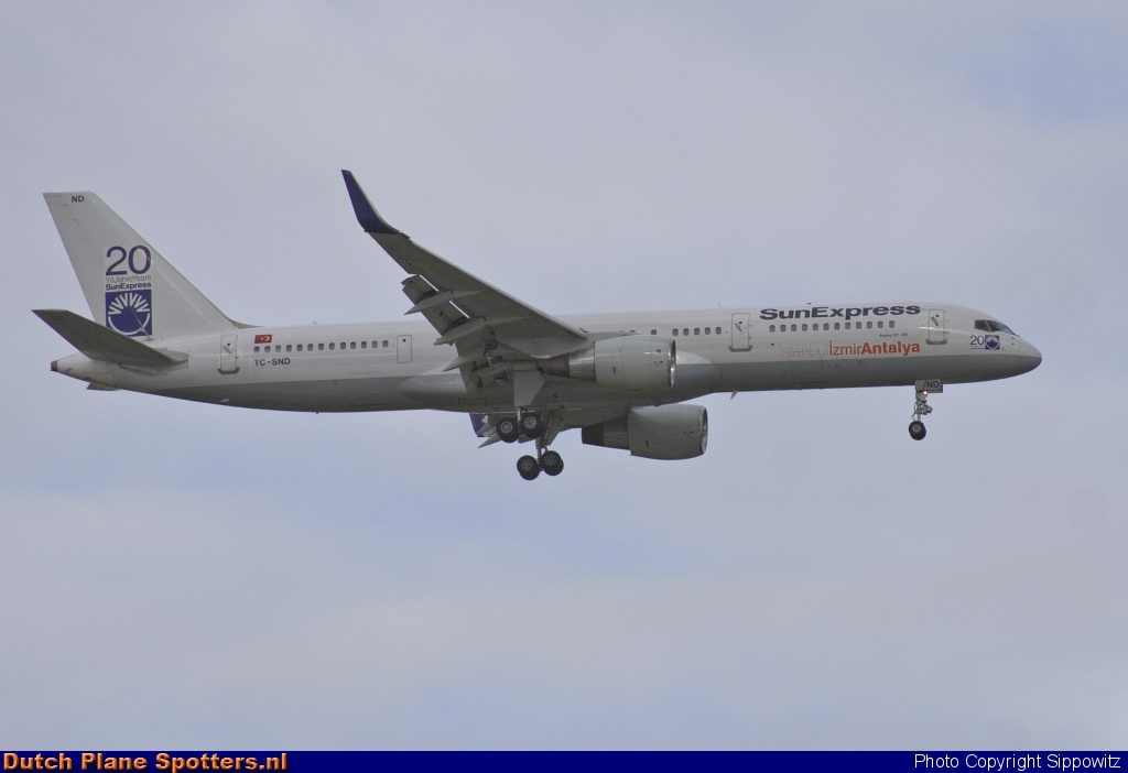 TC-SND Boeing 757-200 SunExpress by Sippowitz