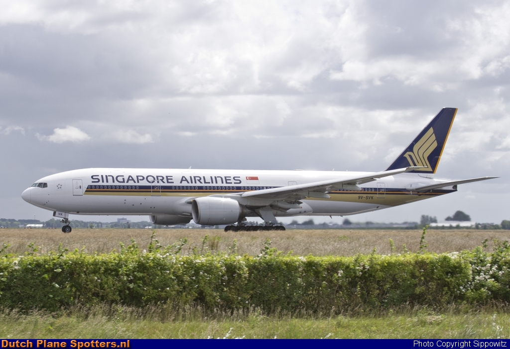 9V-SVK Boeing 777-200 Singapore Airlines by Sippowitz
