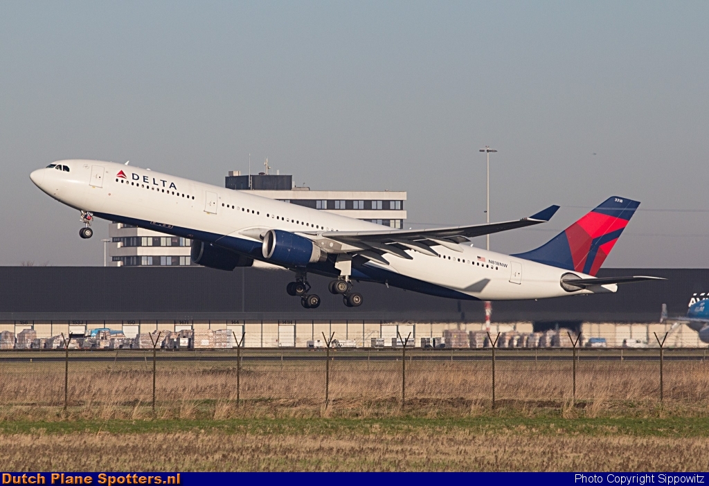 N818NW Airbus A330-300 Delta Airlines by Sippowitz