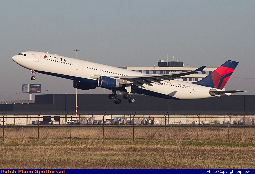 N819NW Airbus A330-300 Delta Airlines by Sippowitz
