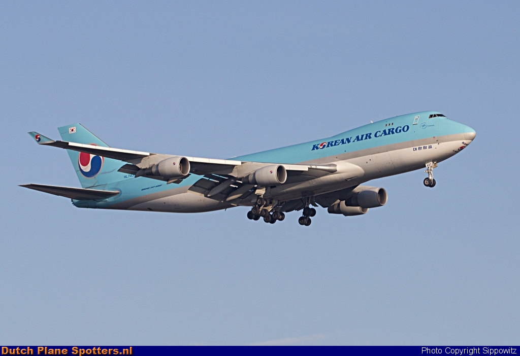 HL7437 Boeing 747-400 Korean Air Cargo by Sippowitz