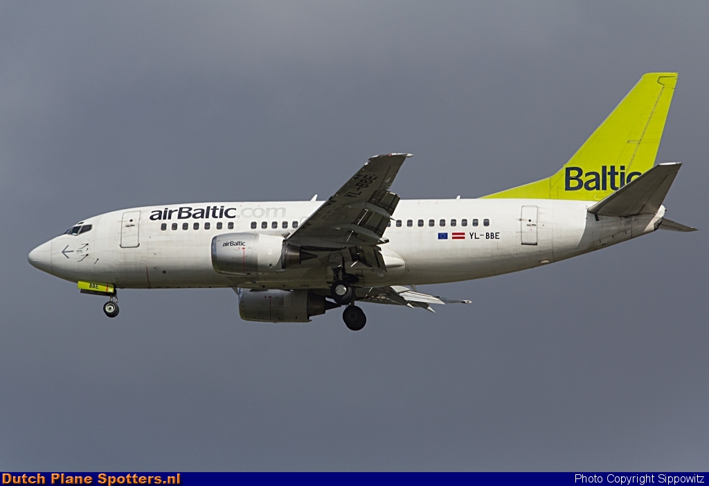 YL-BBE Boeing 737-500 Air Baltic by Sippowitz
