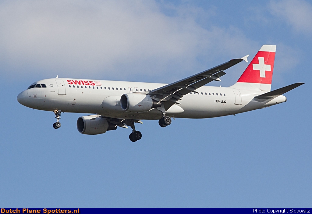 HB-JLQ Airbus A320 Swiss International Air Lines by Sippowitz