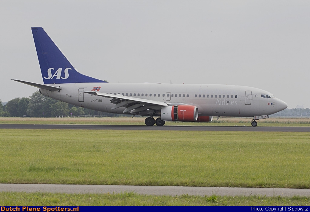 LN-TUH Boeing 737-700 SAS Scandinavian Airlines by Sippowitz