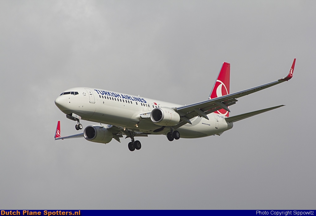 TC-JVE Boeing 737-800 Turkish Airlines by Sippowitz