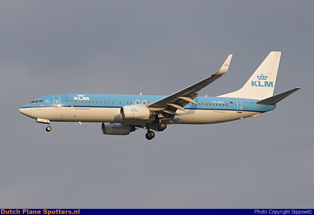 PH-BGA Boeing 737-800 KLM Royal Dutch Airlines by Sippowitz