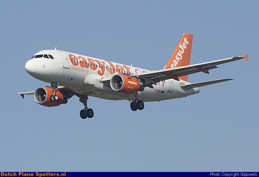 G-EZBT Airbus A319 easyJet by Sippowitz