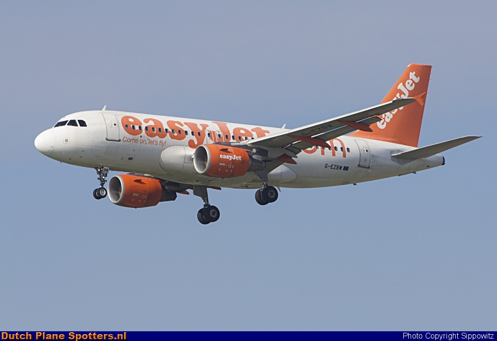 G-EZBW Airbus A319 easyJet by Sippowitz