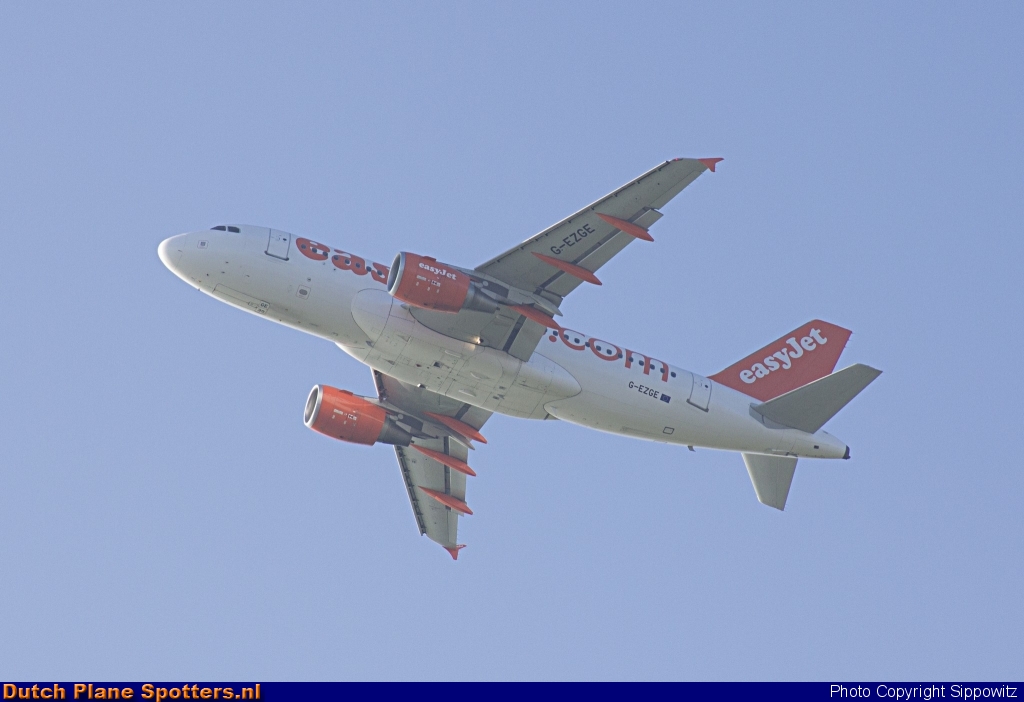 G-EZGE Airbus A319 easyJet by Sippowitz