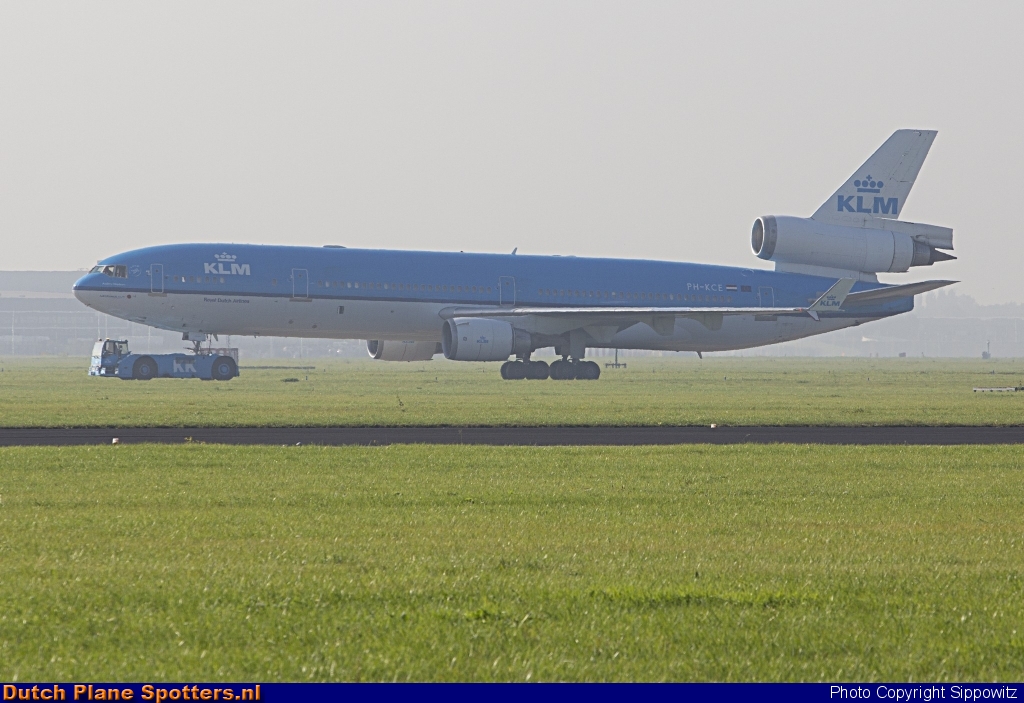 PH-KCE McDonnell Douglas MD-11 KLM Royal Dutch Airlines by Sippowitz