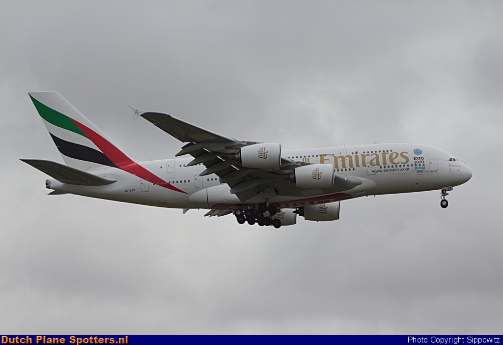 A6-EER Airbus A380-800 Emirates by Sippowitz