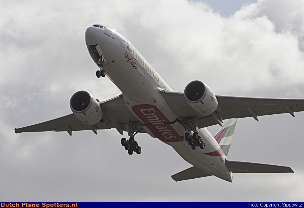 A6-EFO Boeing 777-F Emirates Sky Cargo by Sippowitz