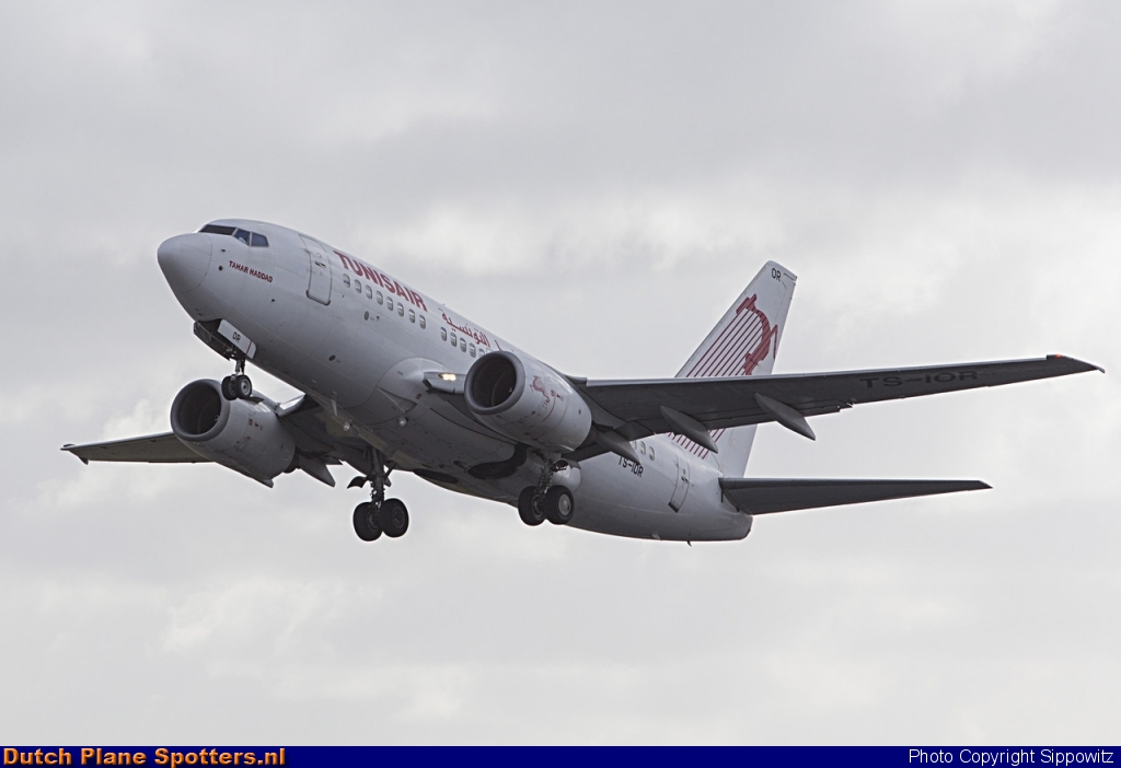 TS-IOR Boeing 737-600 Tunisair by Sippowitz