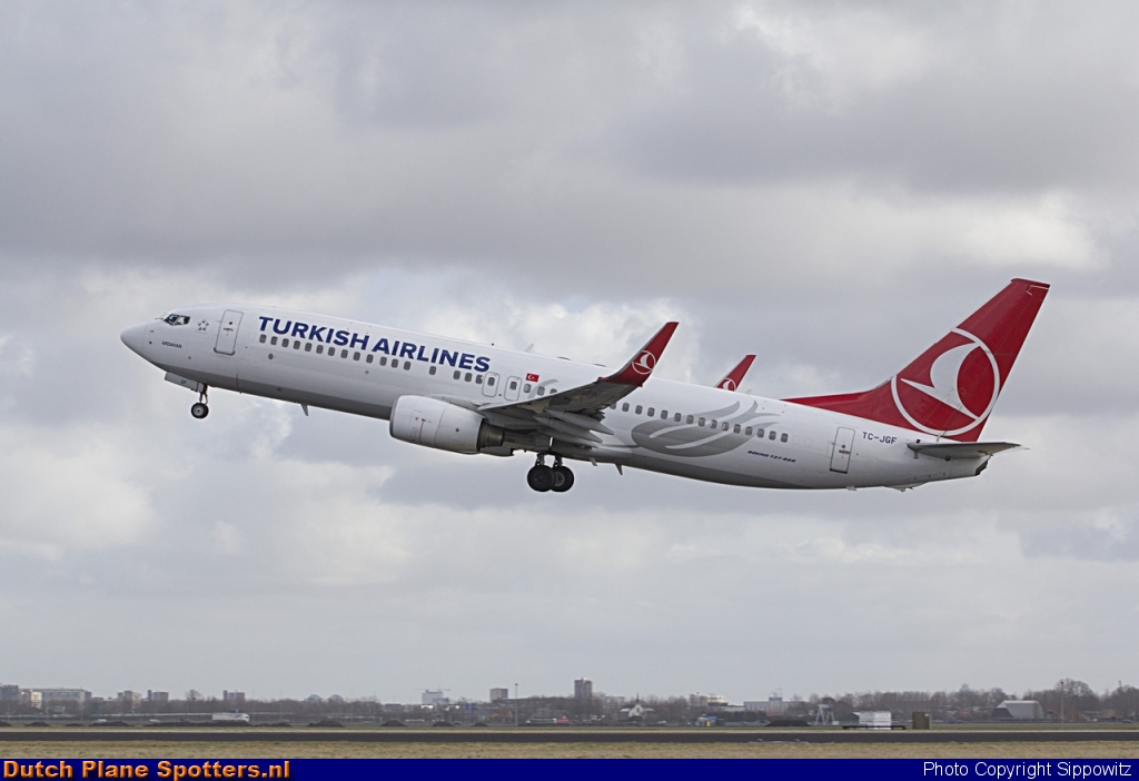 TC-JGF Boeing 737-800 Turkish Airlines by Sippowitz