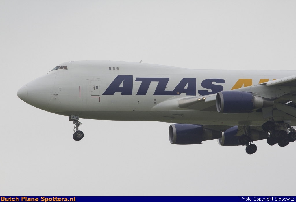 N418MC Boeing 747-400 Atlas Air by Sippowitz