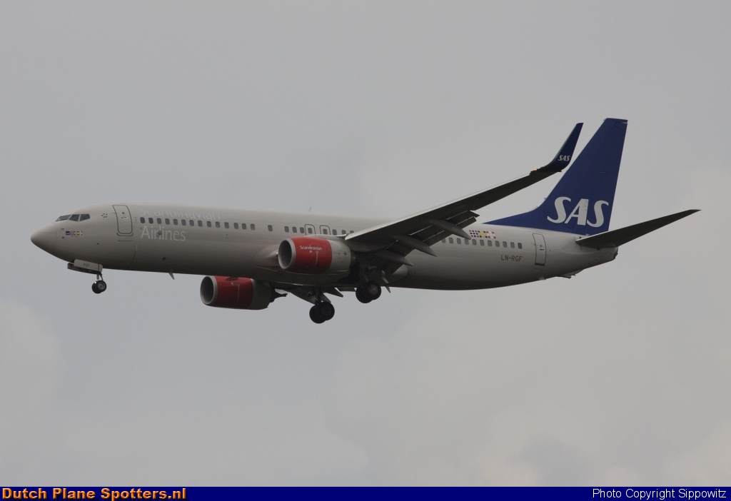 LN-RGF Boeing 737-800 SAS Scandinavian Airlines by Sippowitz