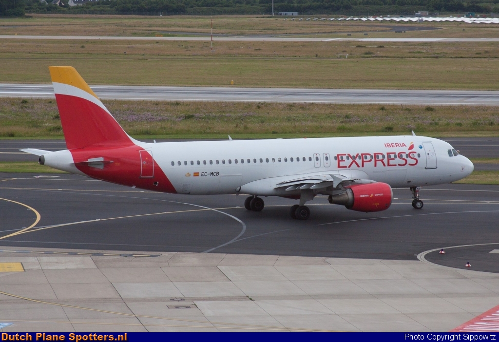 EC-MCB Airbus A320 Iberia Express by Sippowitz