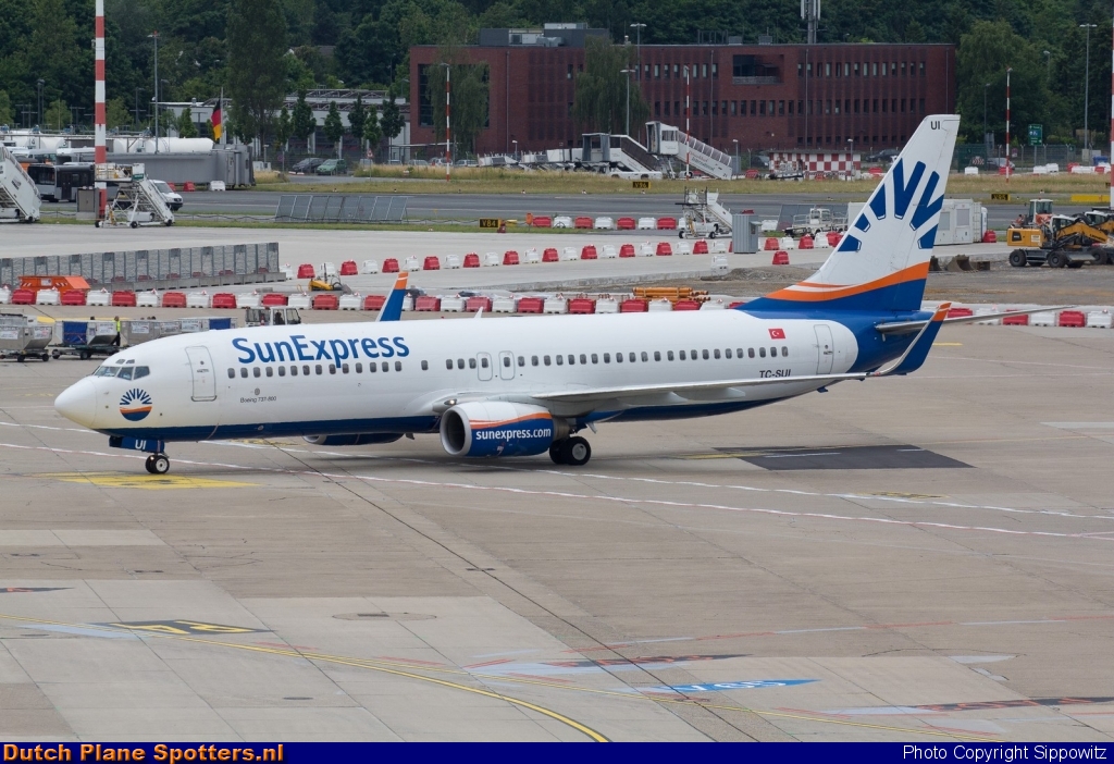 TC-SUI Boeing 737-800 SunExpress by Sippowitz