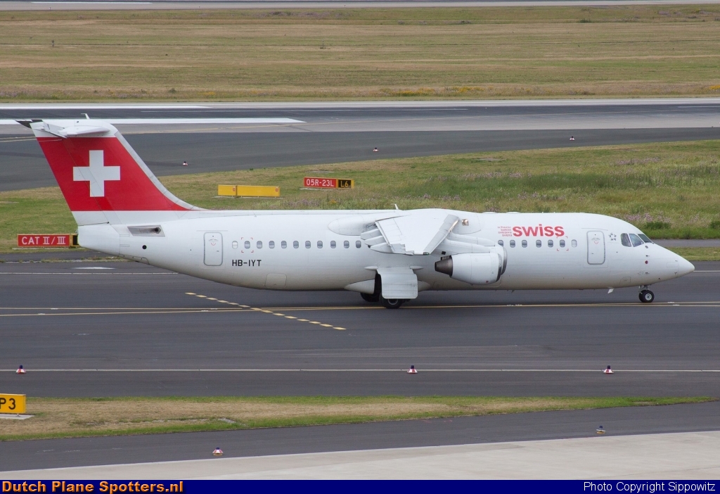 HB-IYT BAe RJ 100 Swiss International Air Lines by Sippowitz