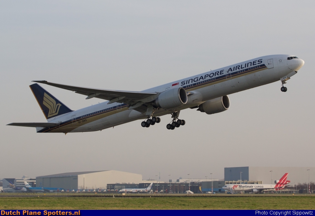 9V-SWS Boeing 777-300 Singapore Airlines by Sippowitz