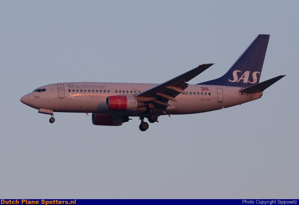 LN-TUF Boeing 737-700 SAS Scandinavian Airlines by Sippowitz