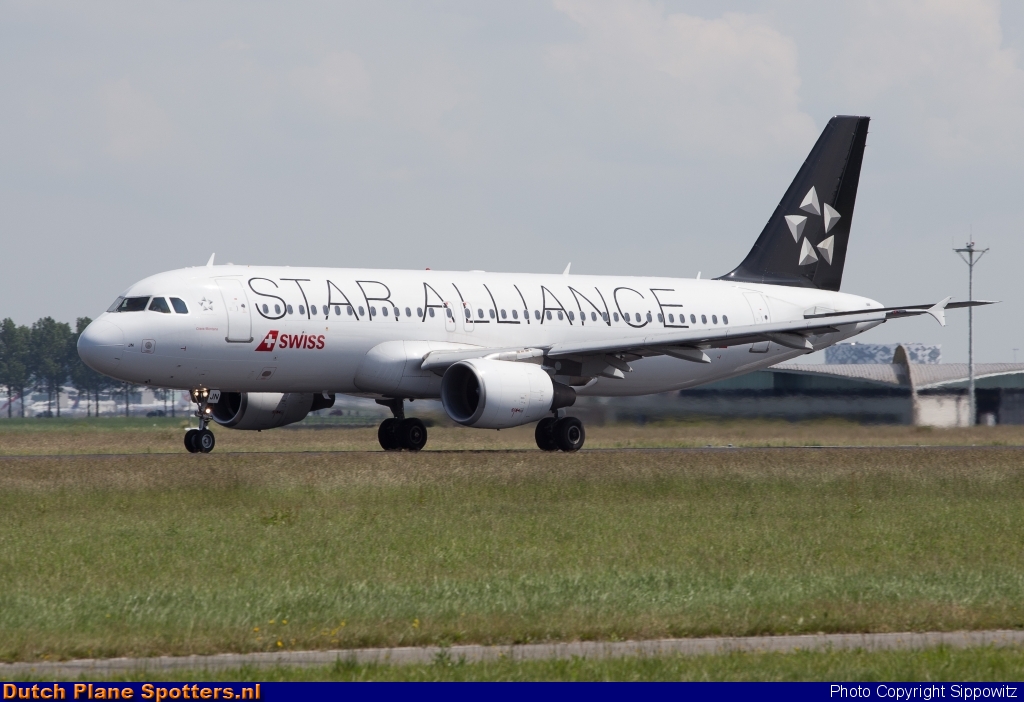 HB-IJN Airbus A320 Swiss International Air Lines by Sippowitz