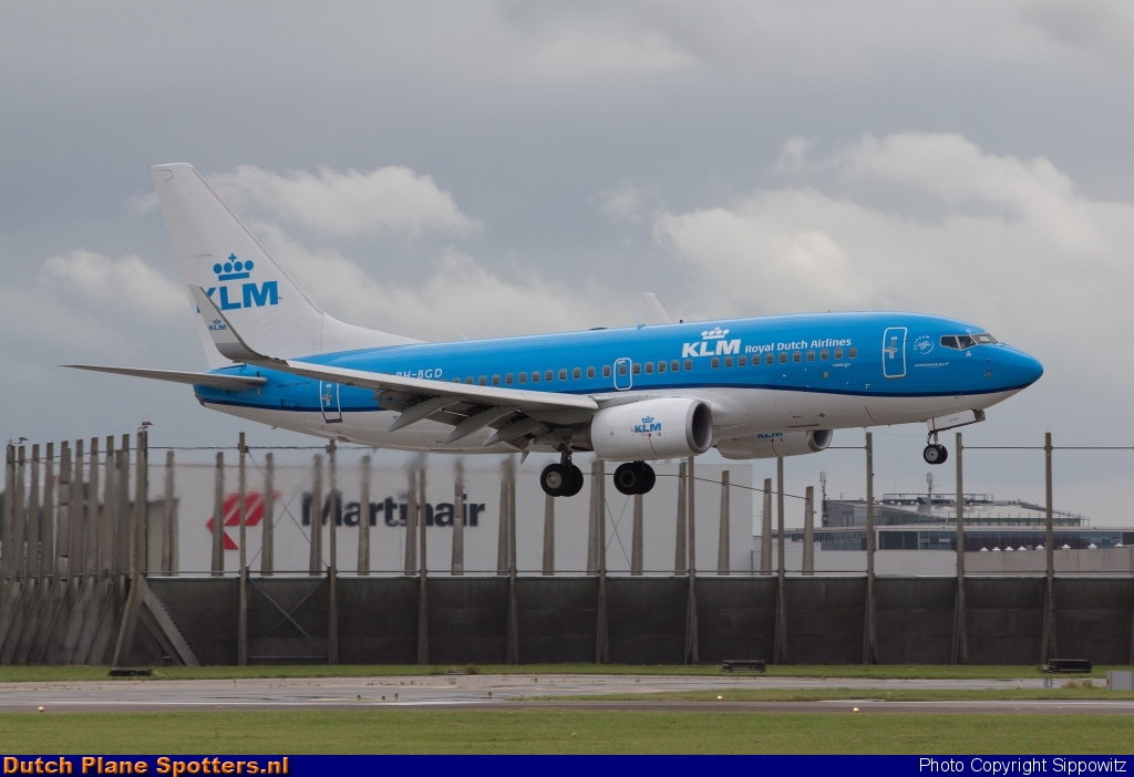 PH-BGD Boeing 737-700 KLM Royal Dutch Airlines by Sippowitz