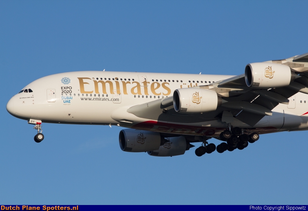 A6-EOY Airbus A380-800 Emirates by Sippowitz
