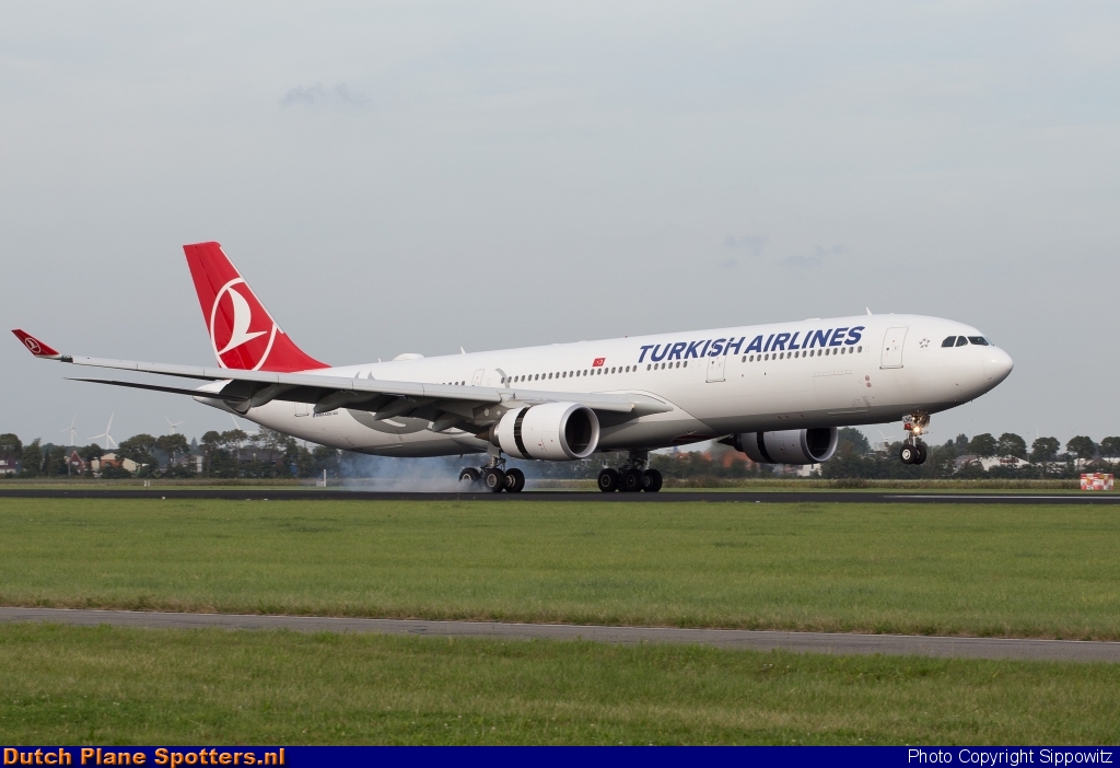 TC-LNG Airbus A330-300 Turkish Airlines by Sippowitz