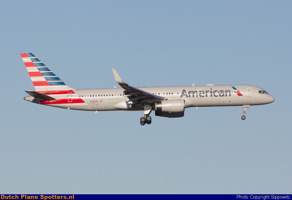 N187AN Boeing 757-200 American Airlines by Sippowitz