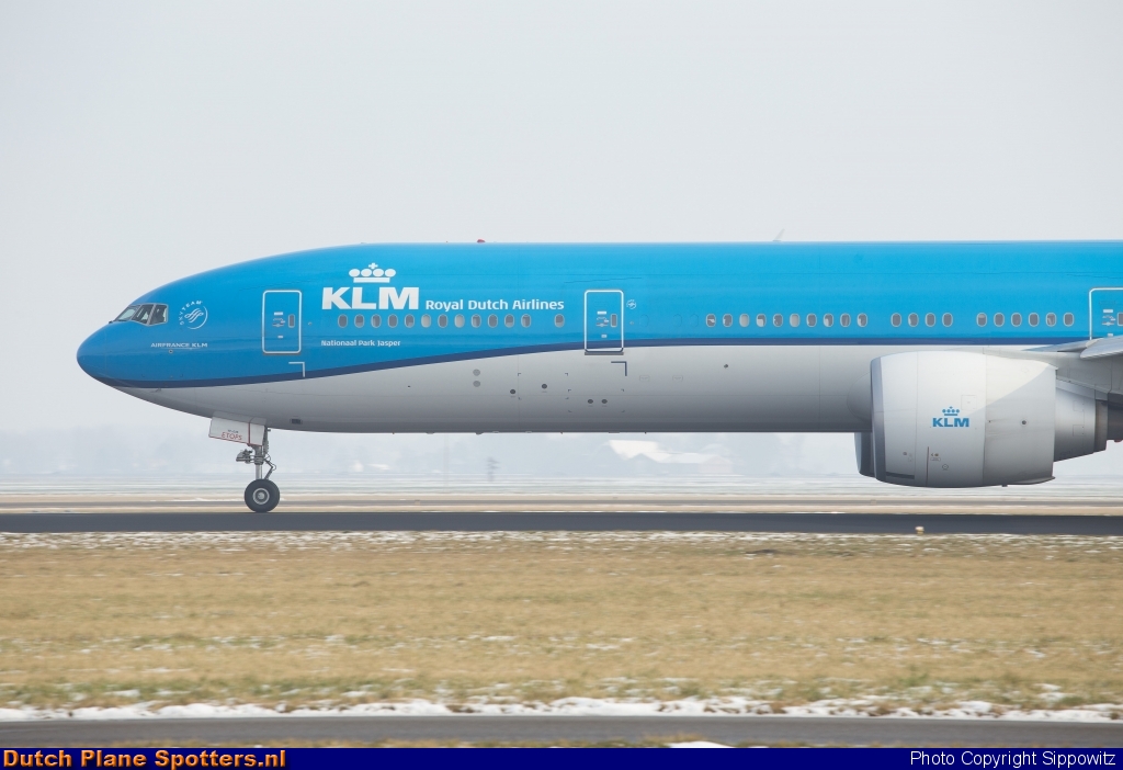 PH-BVP Boeing 777-300 KLM Royal Dutch Airlines by Sippowitz