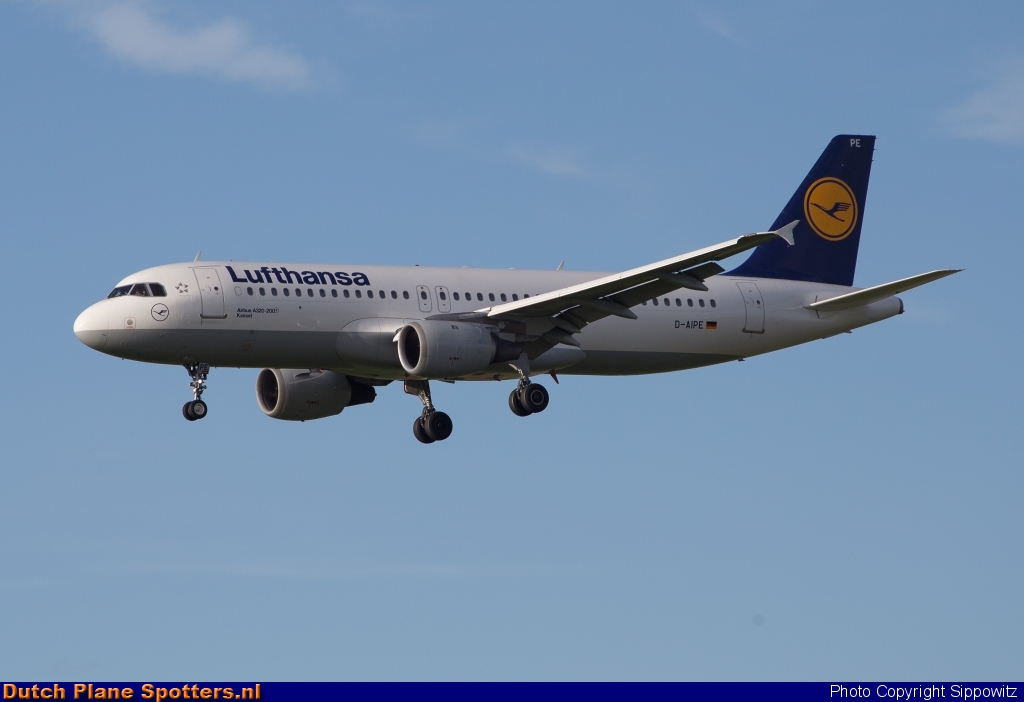 D-AIPE Airbus A320 Lufthansa by Sippowitz