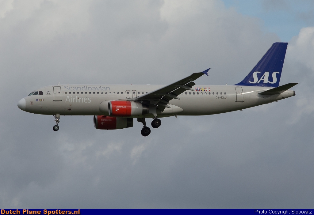 OY-KAU Airbus A320 SAS Scandinavian Airlines by Sippowitz