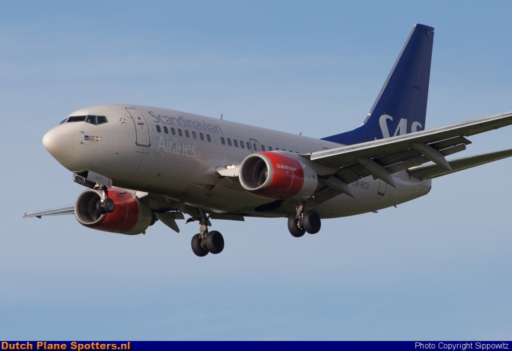 LN-RCU Boeing 737-600 SAS Scandinavian Airlines by Sippowitz