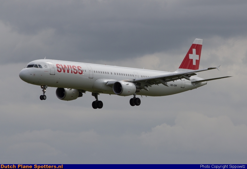 HB-IOM Airbus A321 Swiss International Air Lines by Sippowitz