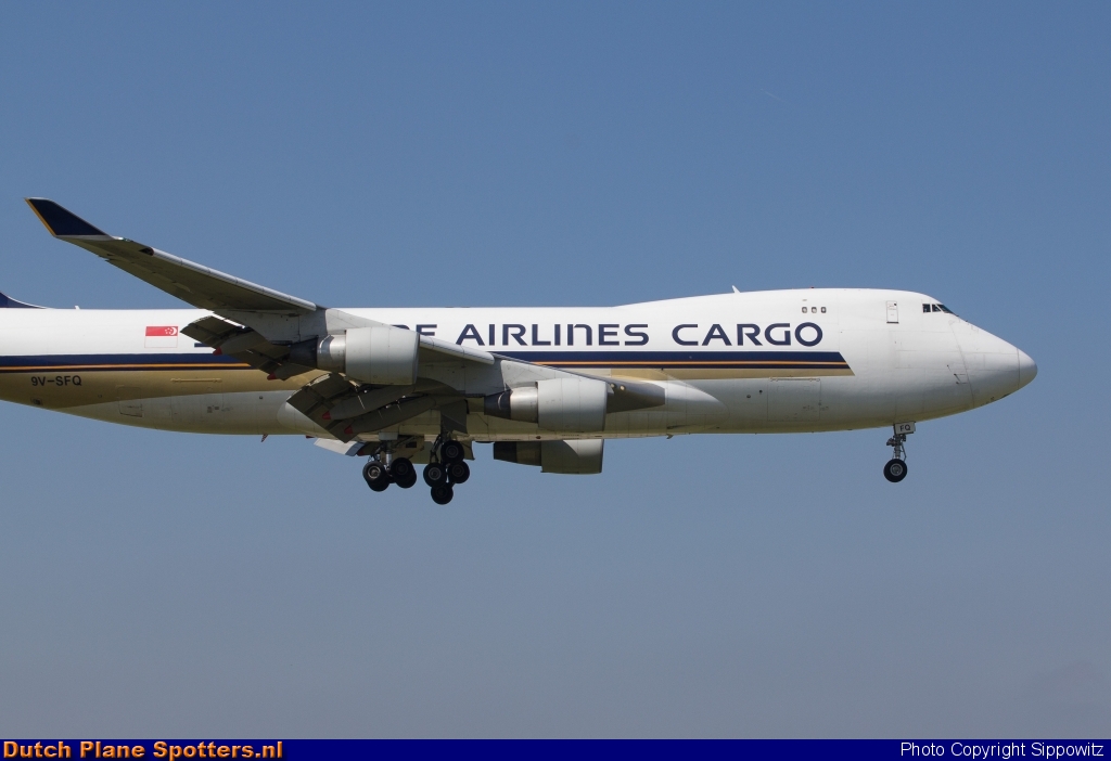 9V-SFQ Boeing 747-400 Singapore Airlines Cargo by Sippowitz