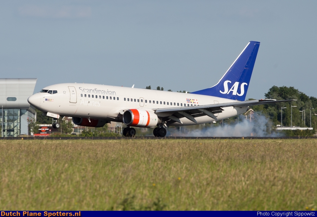 SE-RER Boeing 737-700 SAS Scandinavian Airlines by Sippowitz