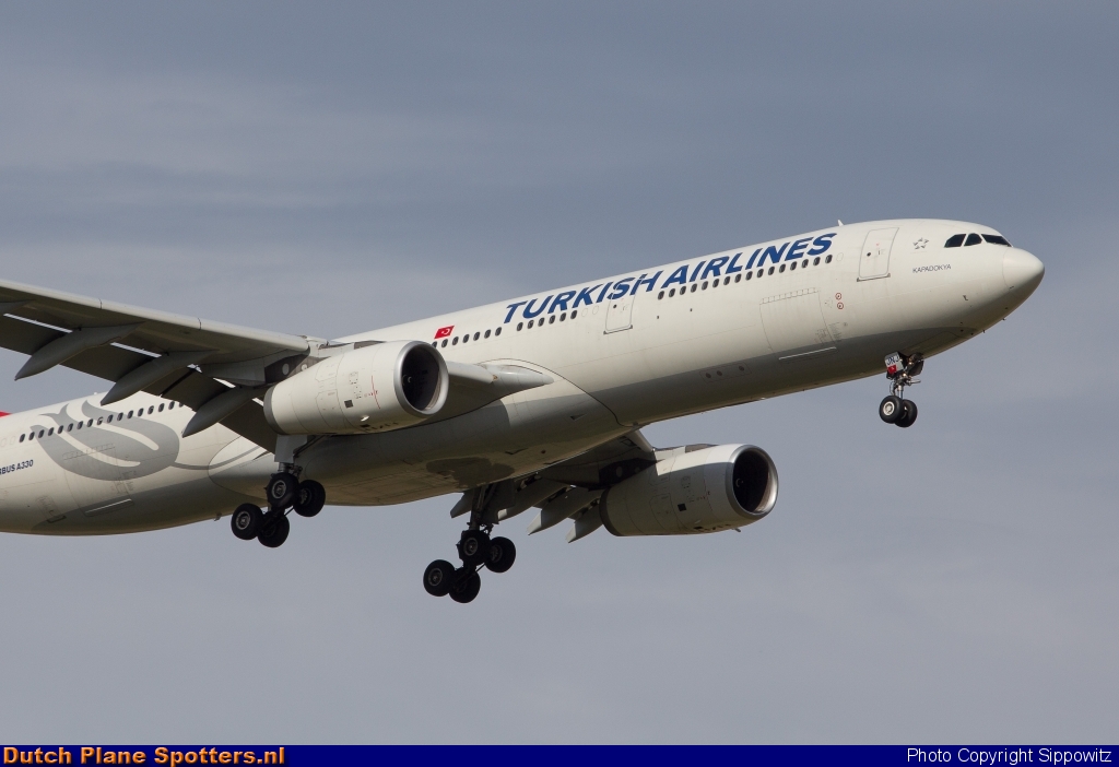 TC-JNJ Airbus A330-300 Turkish Airlines by Sippowitz