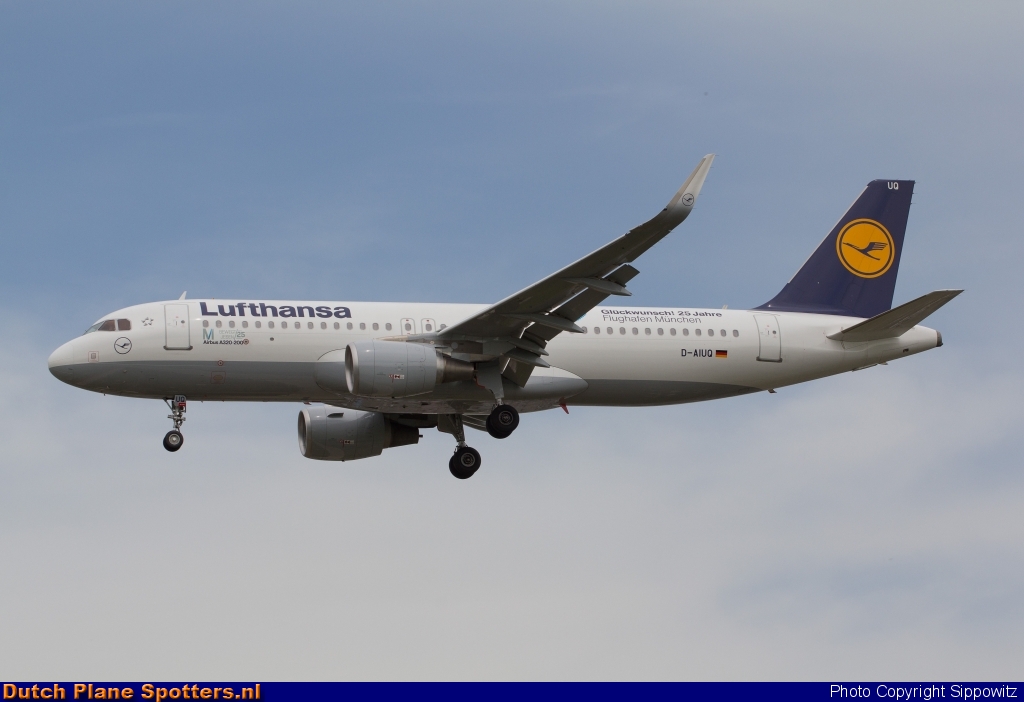 D-AIUQ Airbus A320 Lufthansa by Sippowitz
