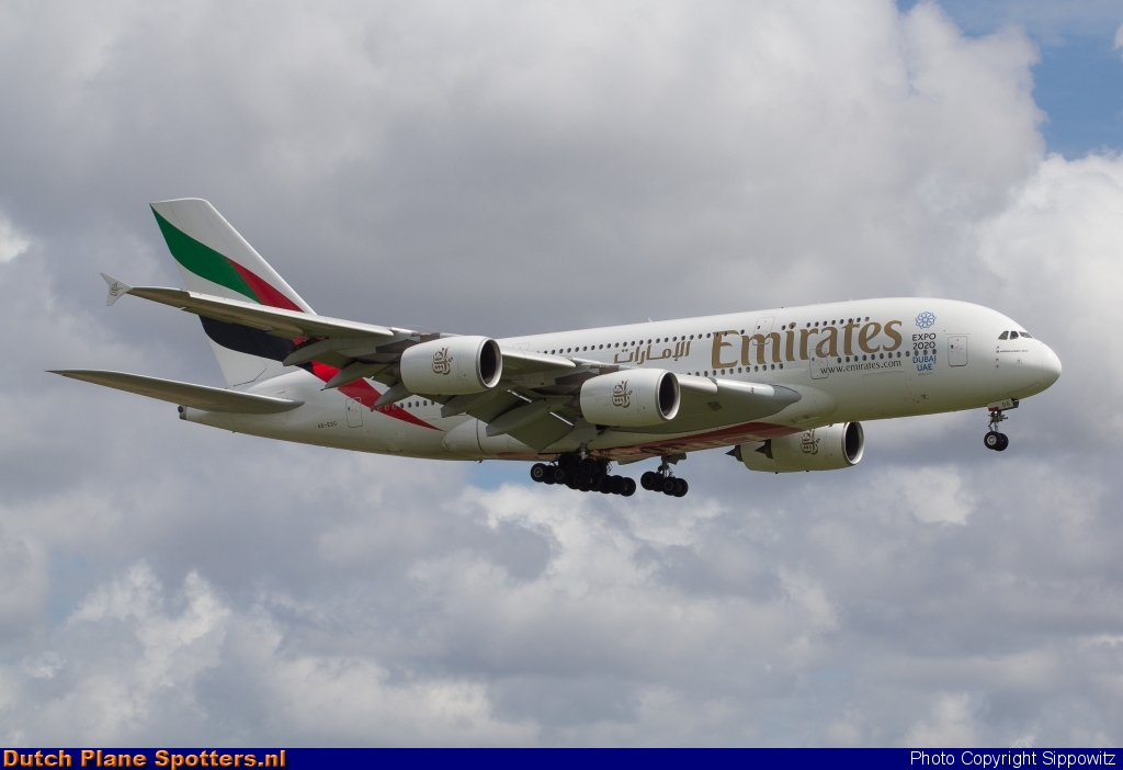 A6-EOO Airbus A380-800 Emirates by Sippowitz