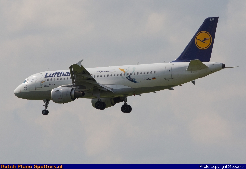 D-AILU Airbus A319 Lufthansa by Sippowitz