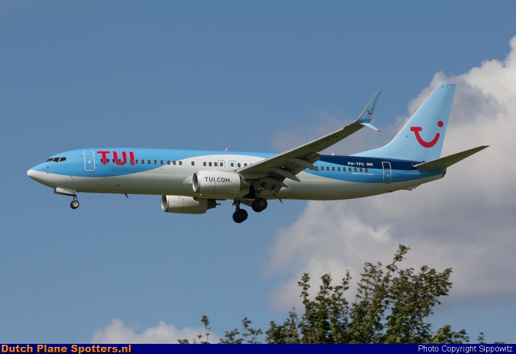 PH-TFC Boeing 737-800 TUI Airlines Netherlands by Sippowitz
