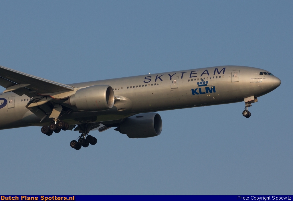 PH-BVD Boeing 777-300 KLM Royal Dutch Airlines by Sippowitz