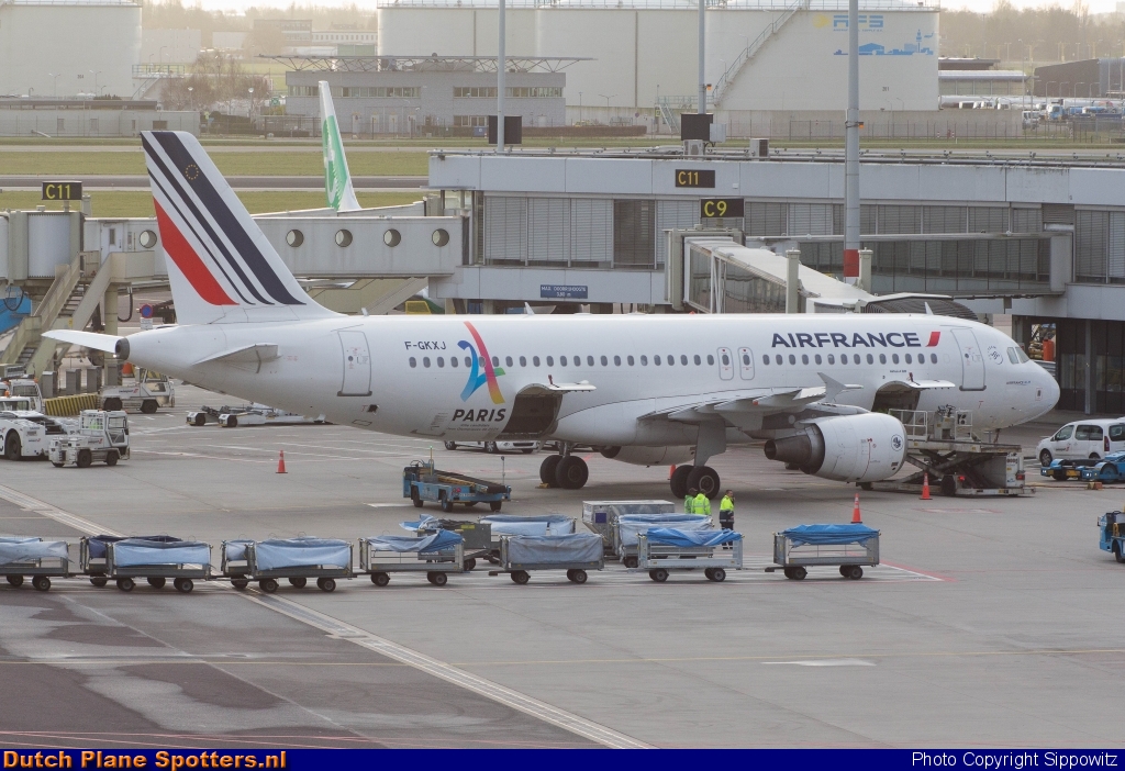 F-GKXJ Airbus A320 Air France by Sippowitz