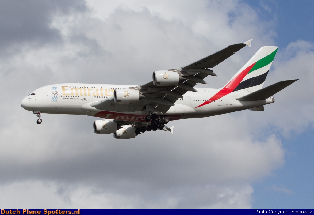 A6-EDT Airbus A380-800 Emirates by Sippowitz