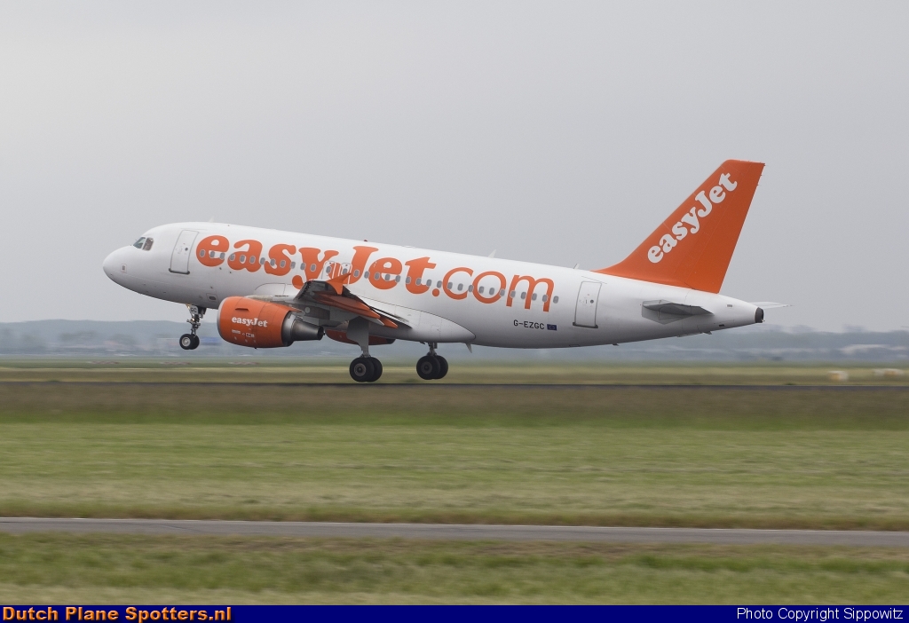 G-EZGC Airbus A319 easyJet by Sippowitz