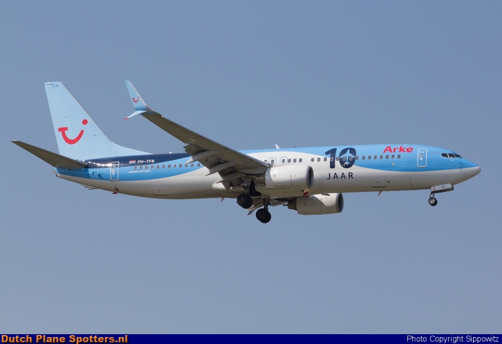 PH-TFB Boeing 737-800 Arke by Sippowitz